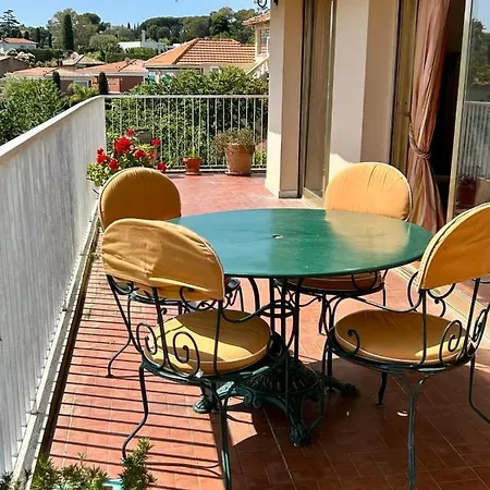 Lovely 4-person 200 M From Beaches Cap D'antibes *