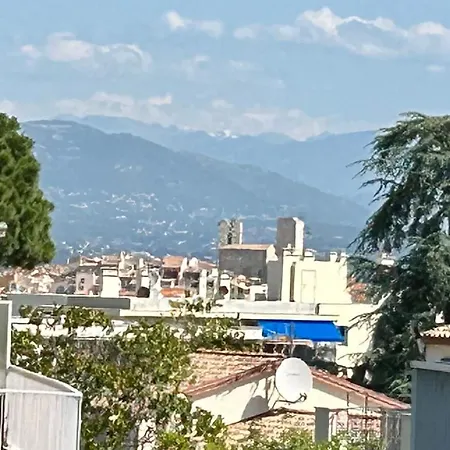 Holiday home Lovely 4-person 200 M From Beaches Cap D'antibes
