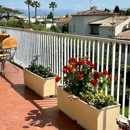 Holiday home Lovely 4-person 200 M From Beaches Cap D'antibes Juan-les-Pins