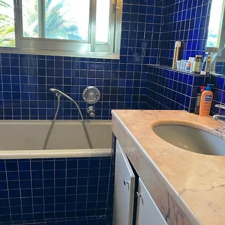 Lovely 4-person 200 M From Beaches Cap D'antibes