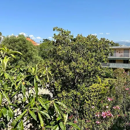 Holiday home Lovely 4-person 200 M From Beaches Cap D'antibes *